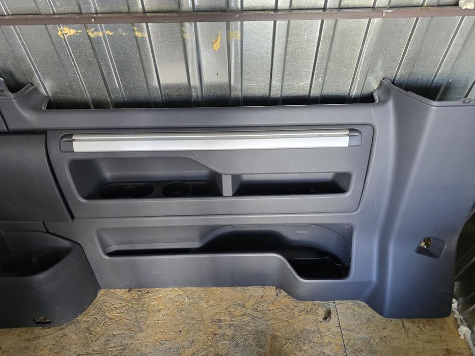 Boczek tapicerka lewy środek VW T5 T6 multivan
