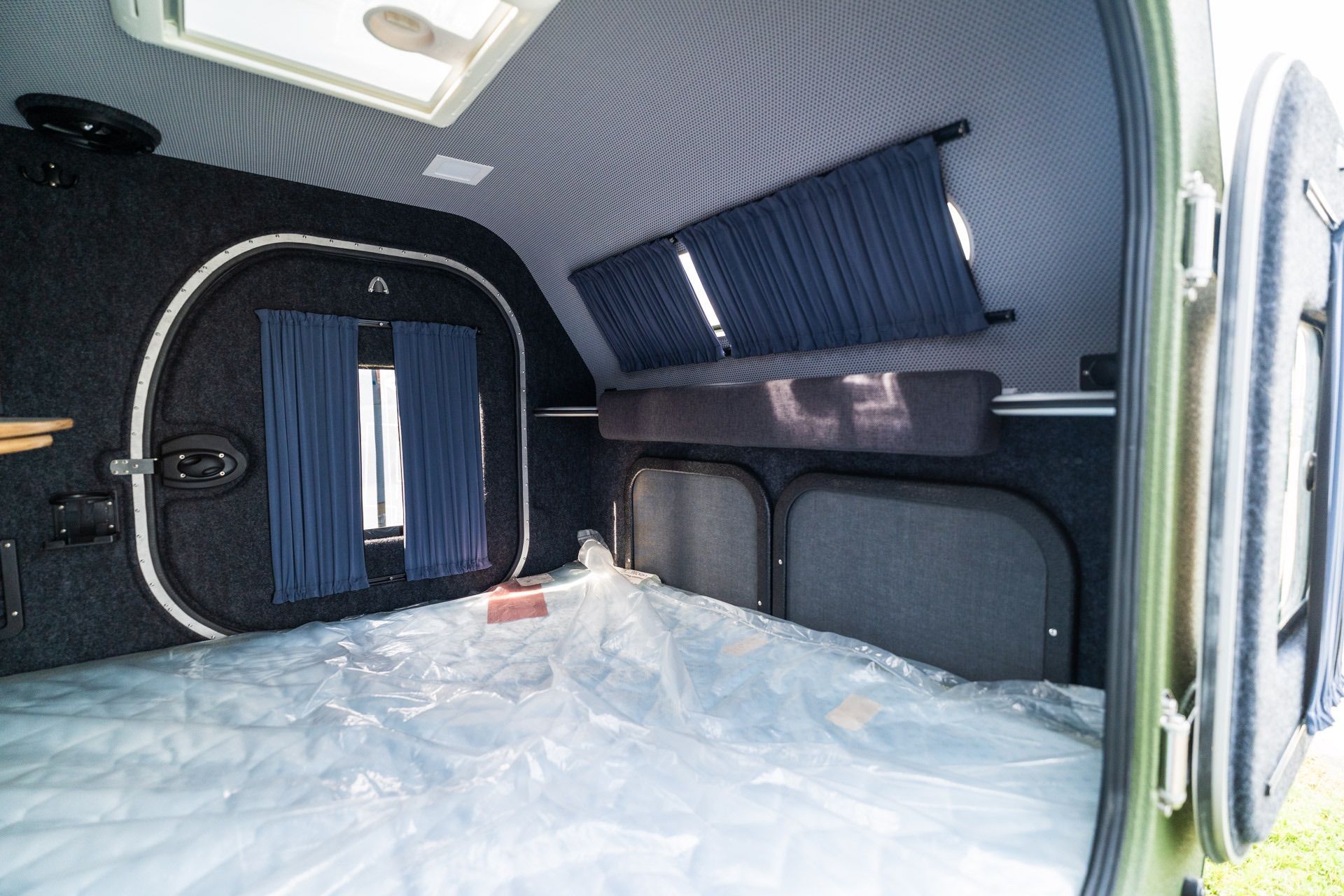 X-LINE  LifeStyle Camper Knott Markiza LED Prysznic Zbiornik 58L FV23%