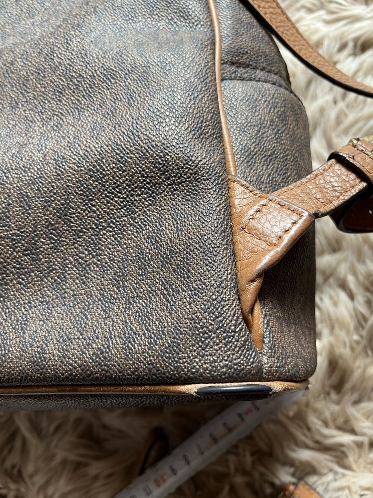 Michael Kors plecaczek rhea plecak brązowy monogram logowany złote