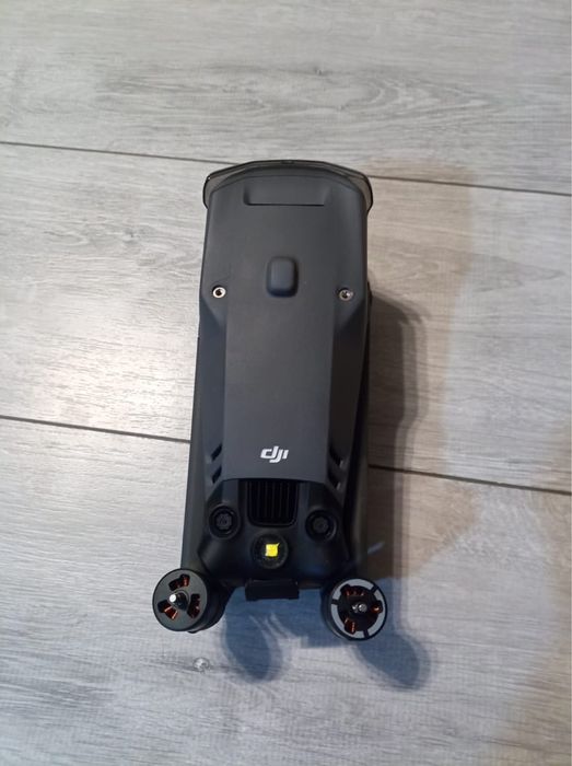 В наявності Mavic 3t комплект