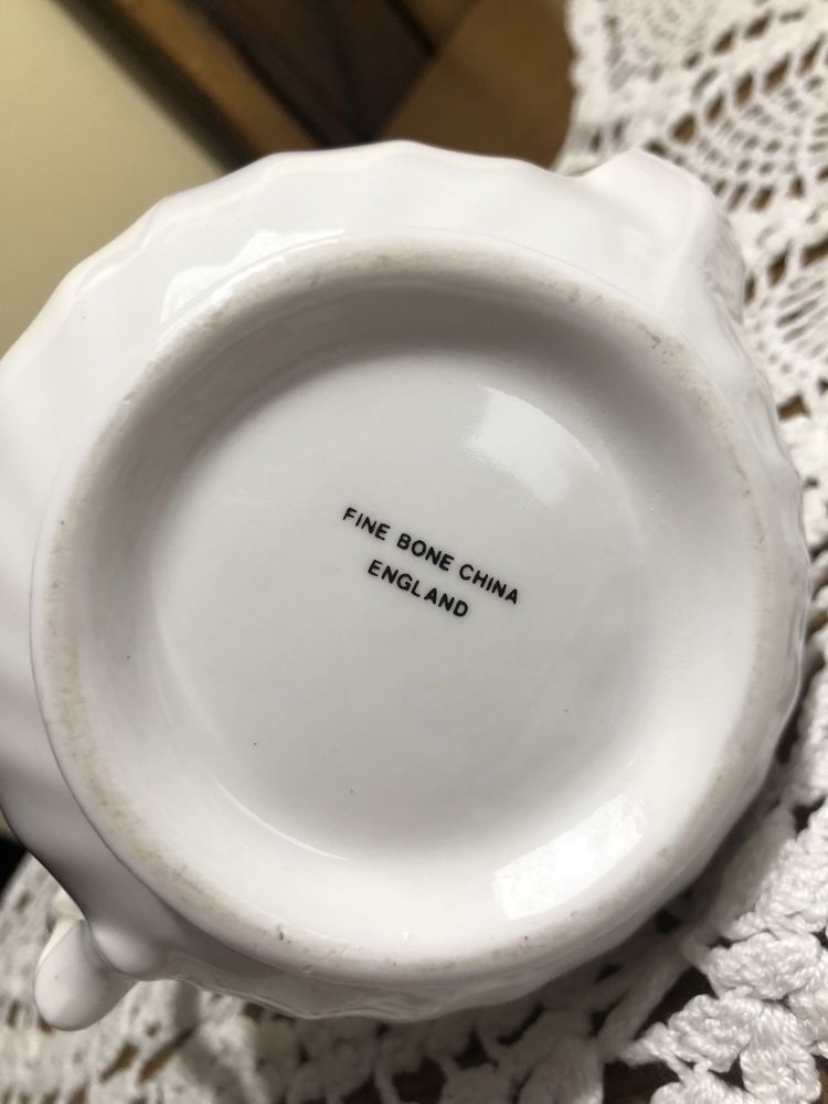 Piękny dzbanek z kwiatami Fine bone China England