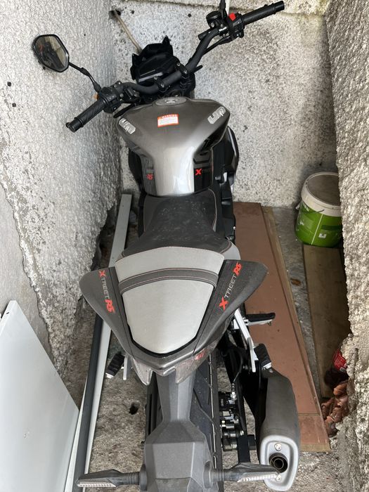 Mota marca UM xtreet