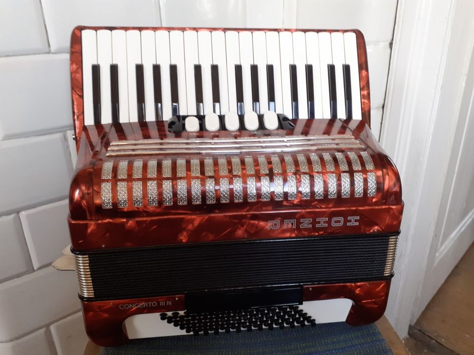 Akordeon Hohner 72 bas