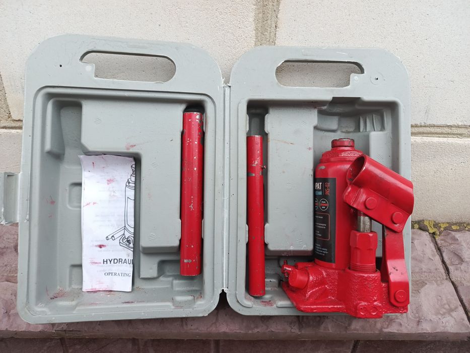 Продам домкрат 2 т