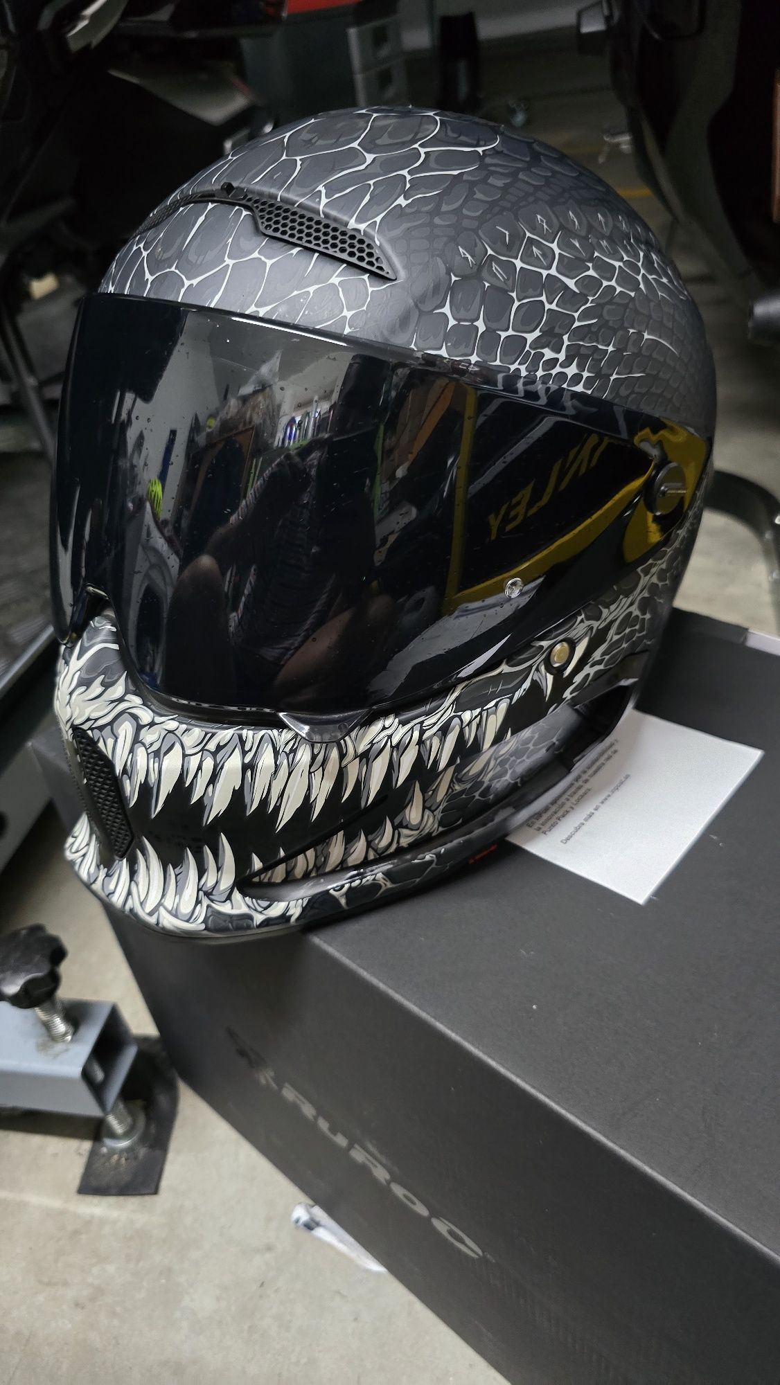 Capacete ruroc atlas com shockwave