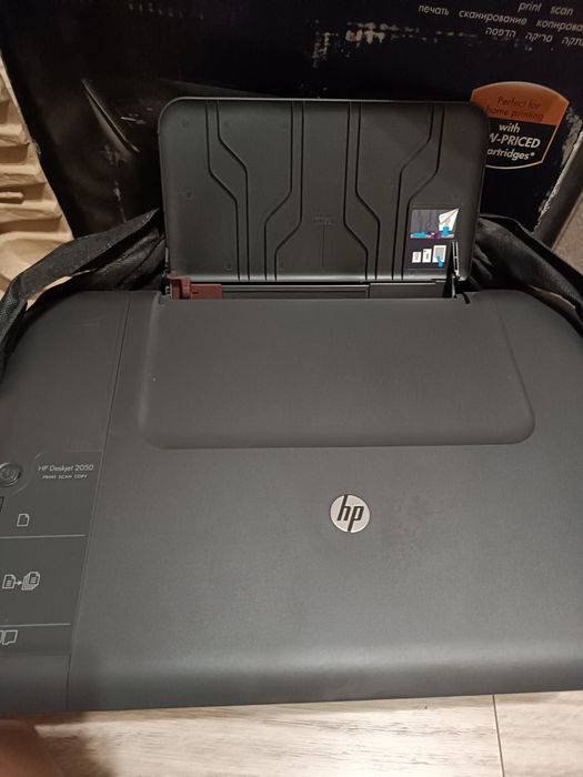 Принтер HP Deskjet 2050