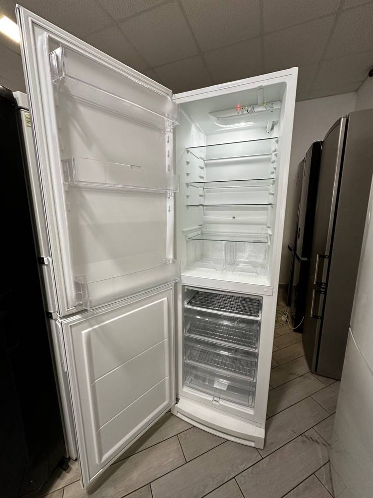 Холодильник Elektrolux 1,85m привезений з ЄС
