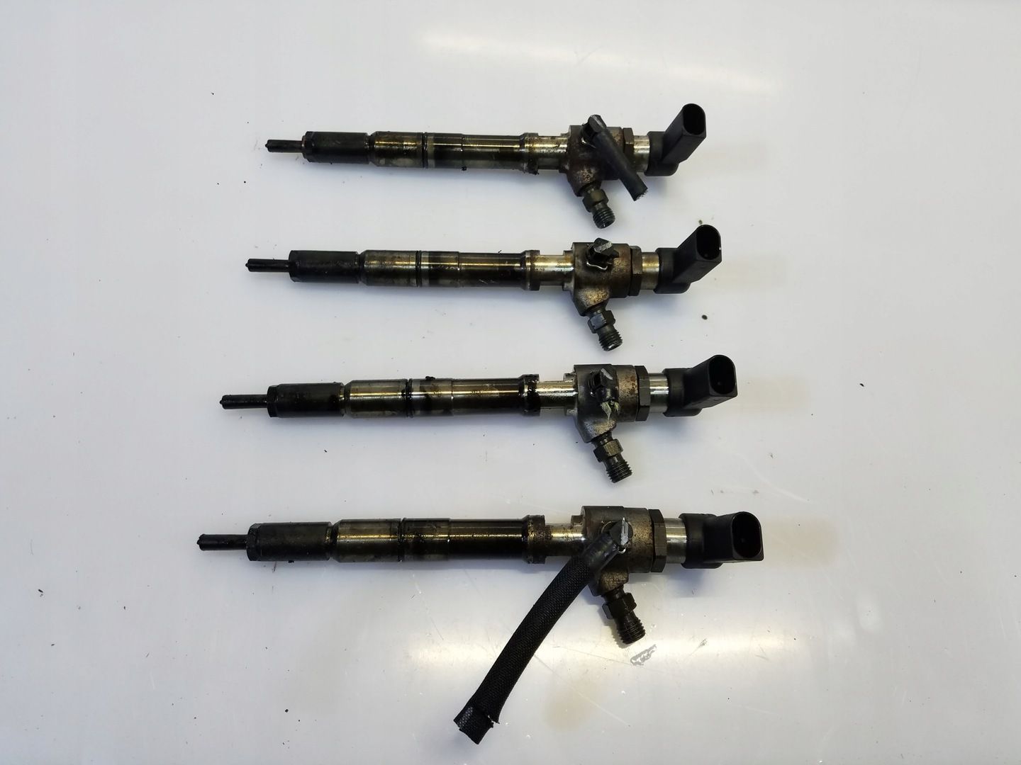 WTRYSK WTRYSKIWACZ VW SKODA SEAT LEON II 1.6 TDI 03L130277B