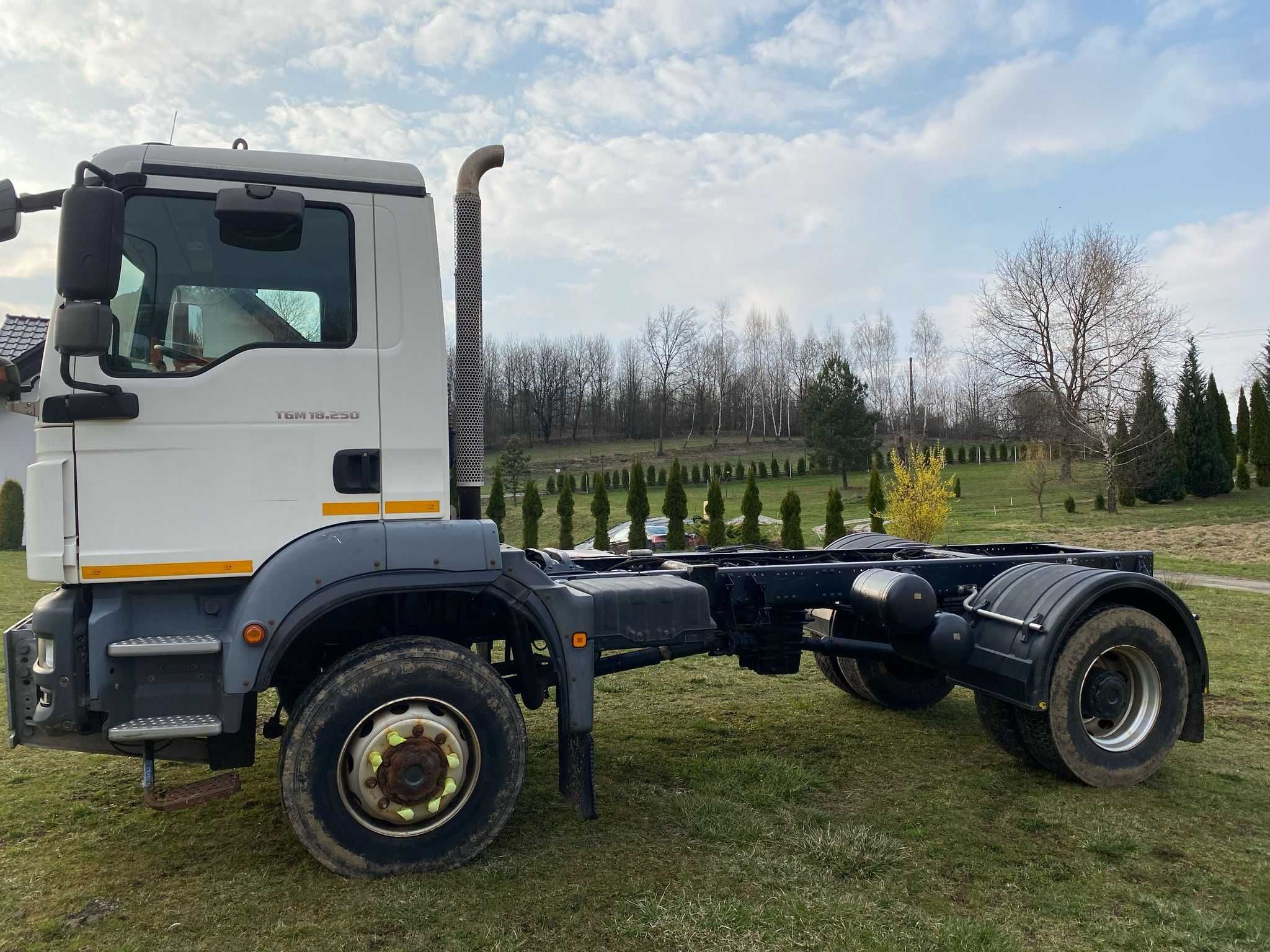MAN TGM 18.250 4X4 2016 rok manual piaskarka wywrotka