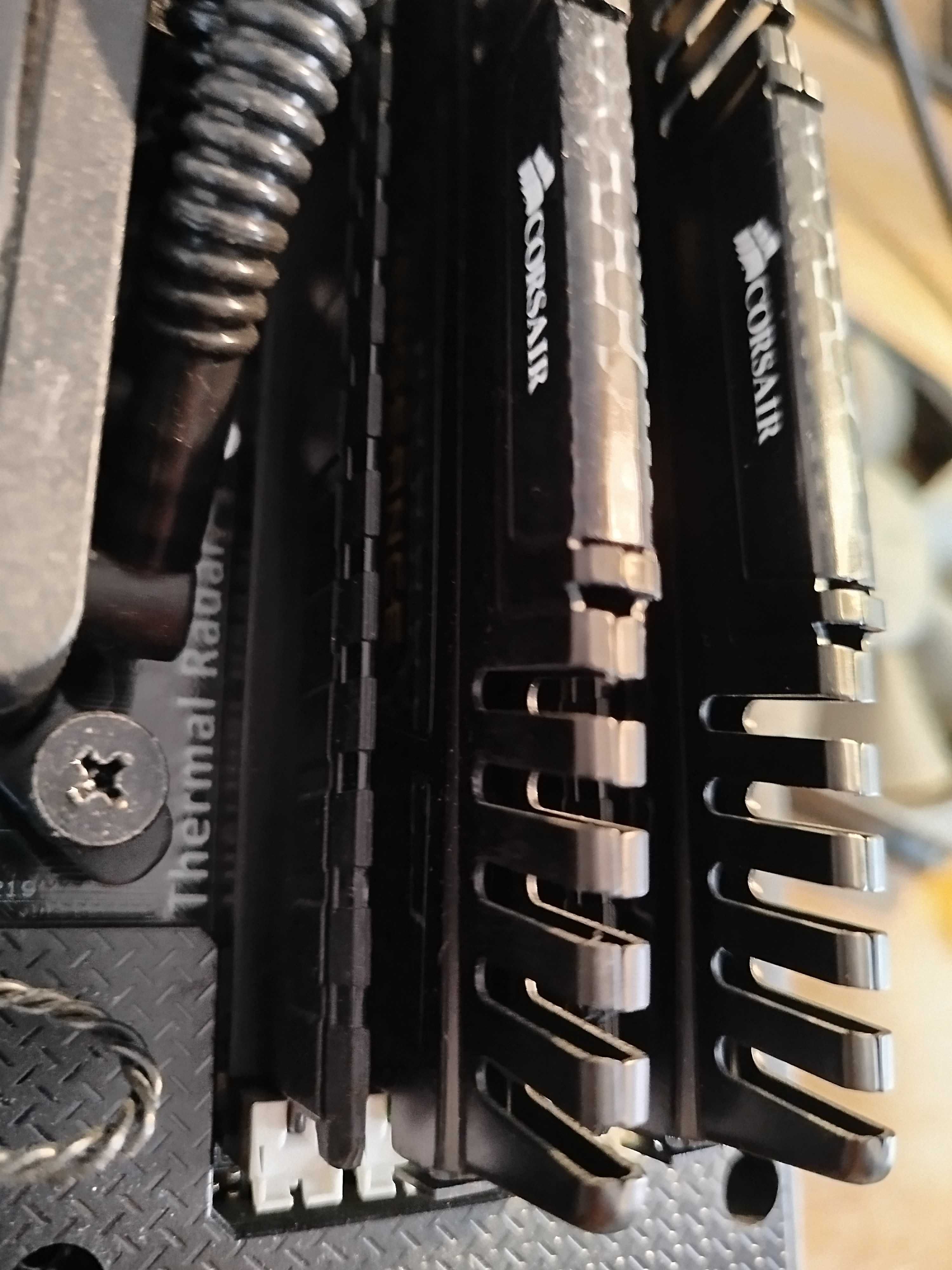 ASUS TUF SABERTOOTH Z77+i5 3570+Corsair Hydro+2X4 GB Corsair