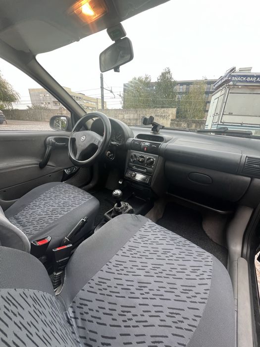 Opel corsa 1.0  conservado