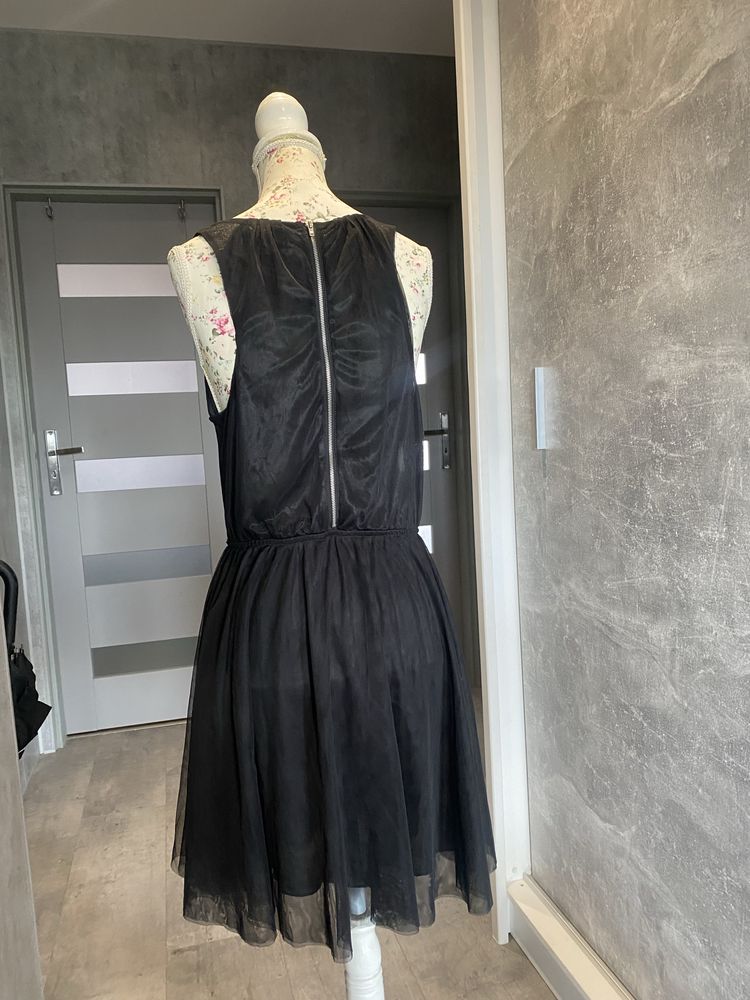 Sukienka tiulowa L 40 Bershka