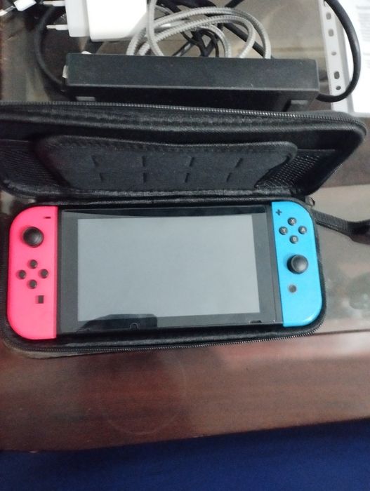 Vendo nintendo switch v1 desbloqueavel por software ou troco por Xbox