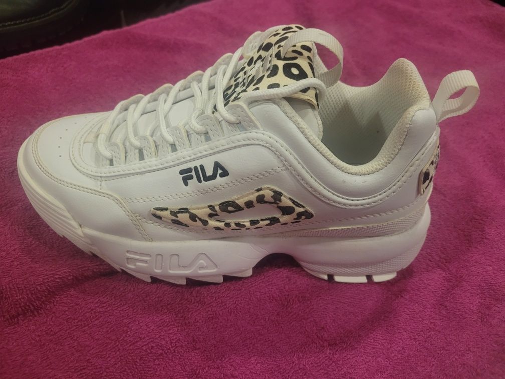 Fila Ténis Originais e Botas da Stradivarius