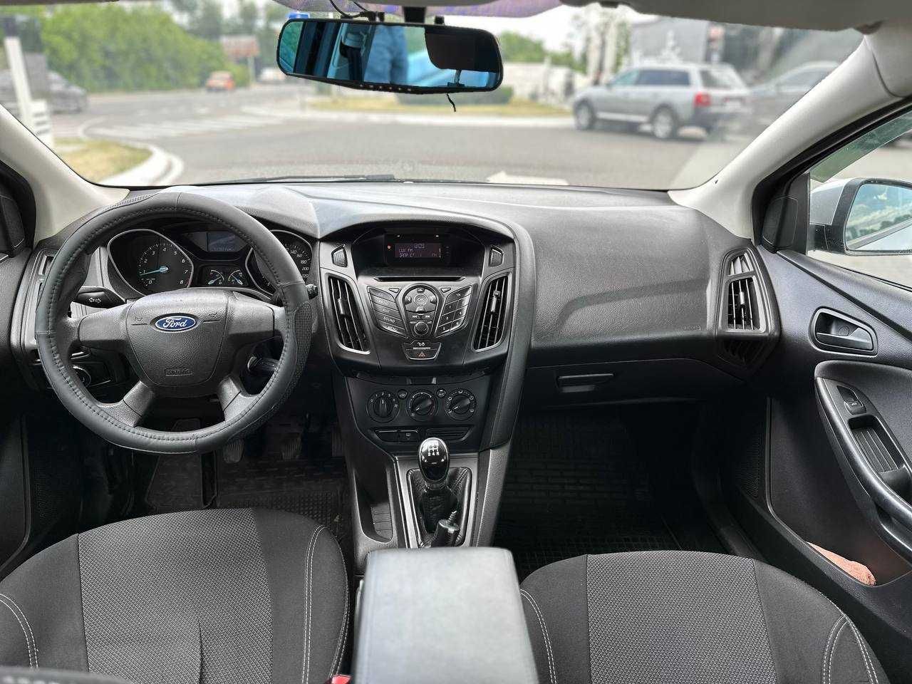 Продам Ford Focus 2012 1.6 механика