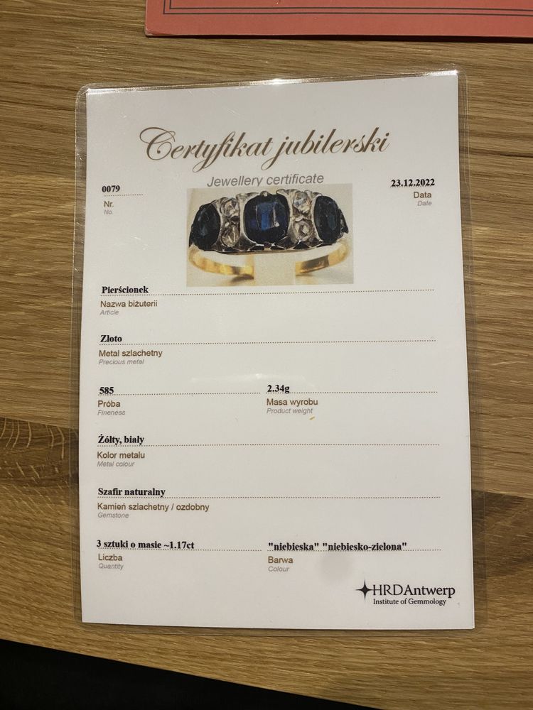 pierścionek złoto certyfikat szafiry diamenty