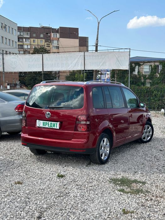 Продам Volkswagen Touran 2006 рік можлива розстрочка,кредит,обмін!