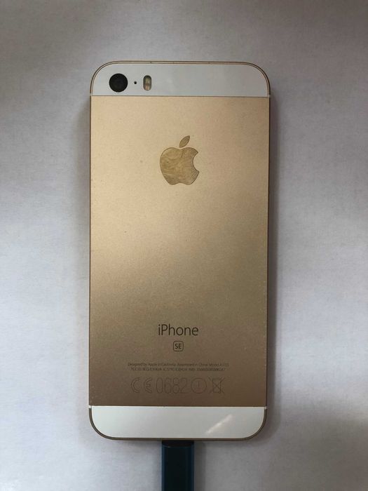 Telefon komórkowy iPhone SE 32GB iOS 15.8 Smartfon