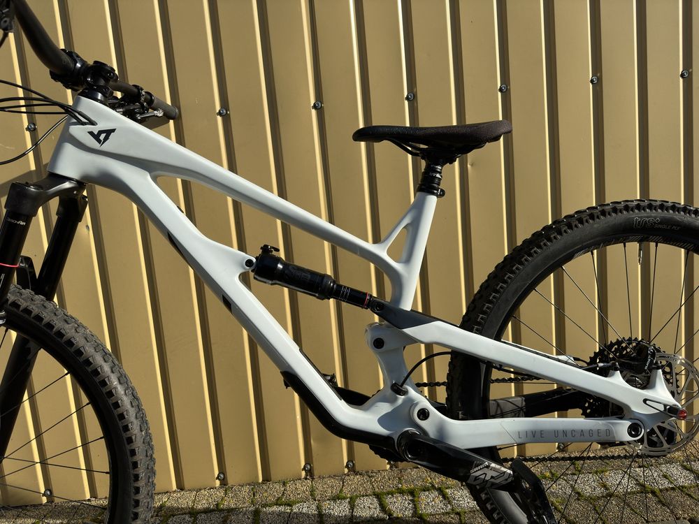 Yt Jeffsy Carbon 2022r roz L 27.5 Stan jak Nowy