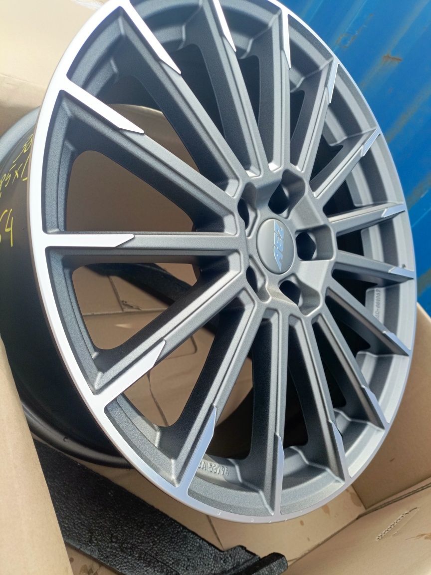 Nowe felgi aluminiowe Aez 5x114,3 et38 8,5jx19 Toyota honda