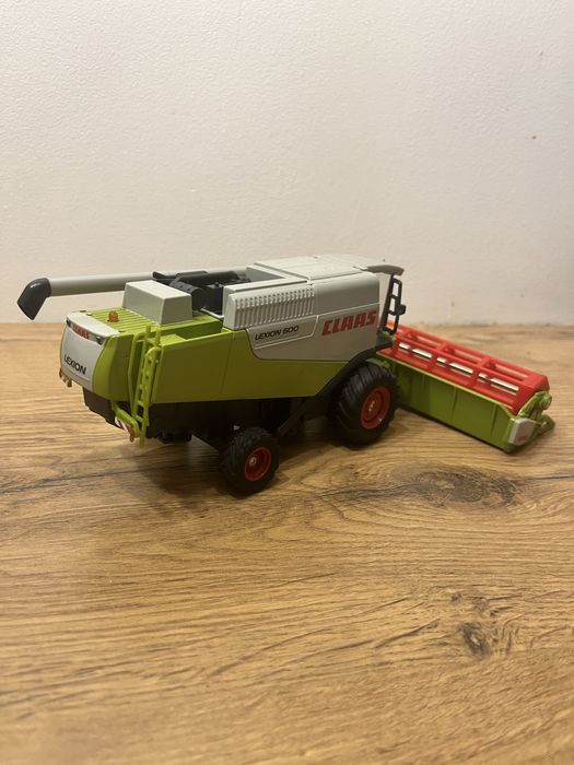 Siku kombajn class metalowy 1:50