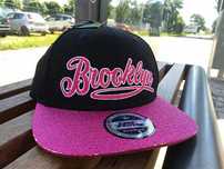 Nowa czapka No Fear Brooklyn różowy brokat czarny regulowana baseball