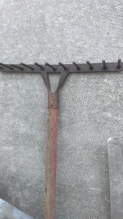 Продам   металеві  граблі