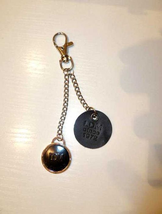 Новый брелок натуральная кожа+металл