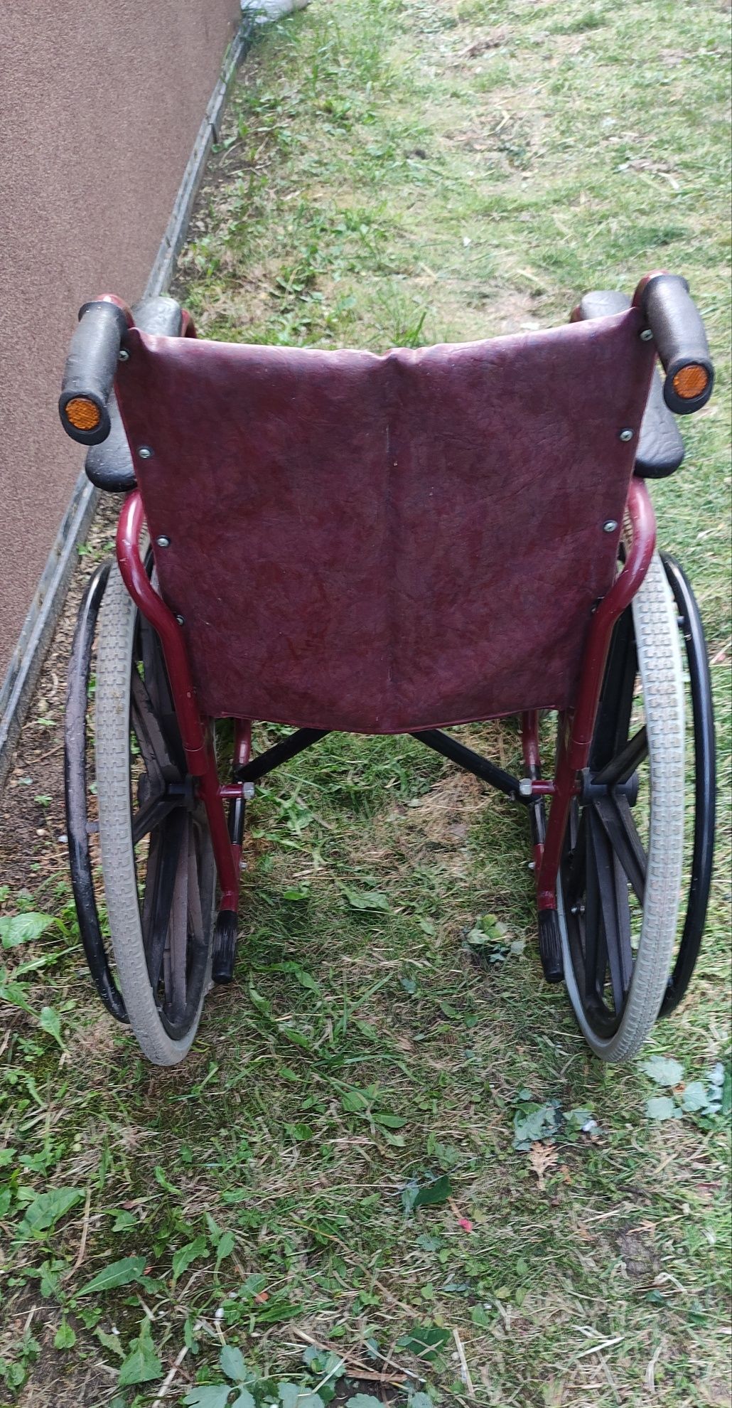 Wózek inwalidzki bordowy