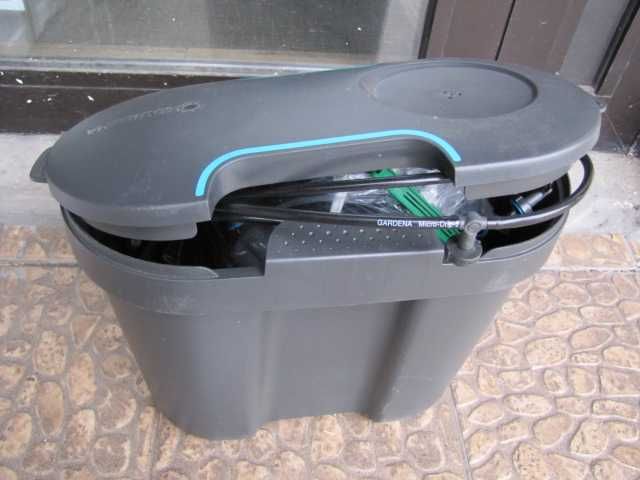 Gardena AquaBloom solarny zestaw nawadniający ze zbiornikiem wodnym