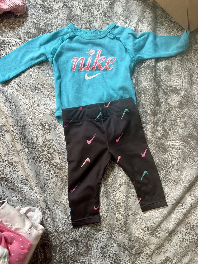 Одяг для немовлят( Mayoral, Nike, H&M, Carters)