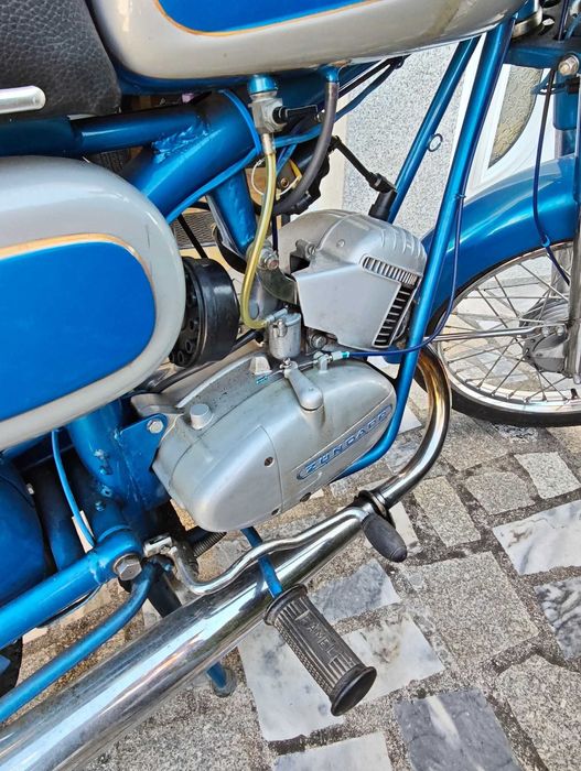 Motorizada Famel Periquito