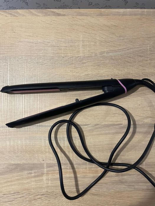 Вирівнювач волосся Philips