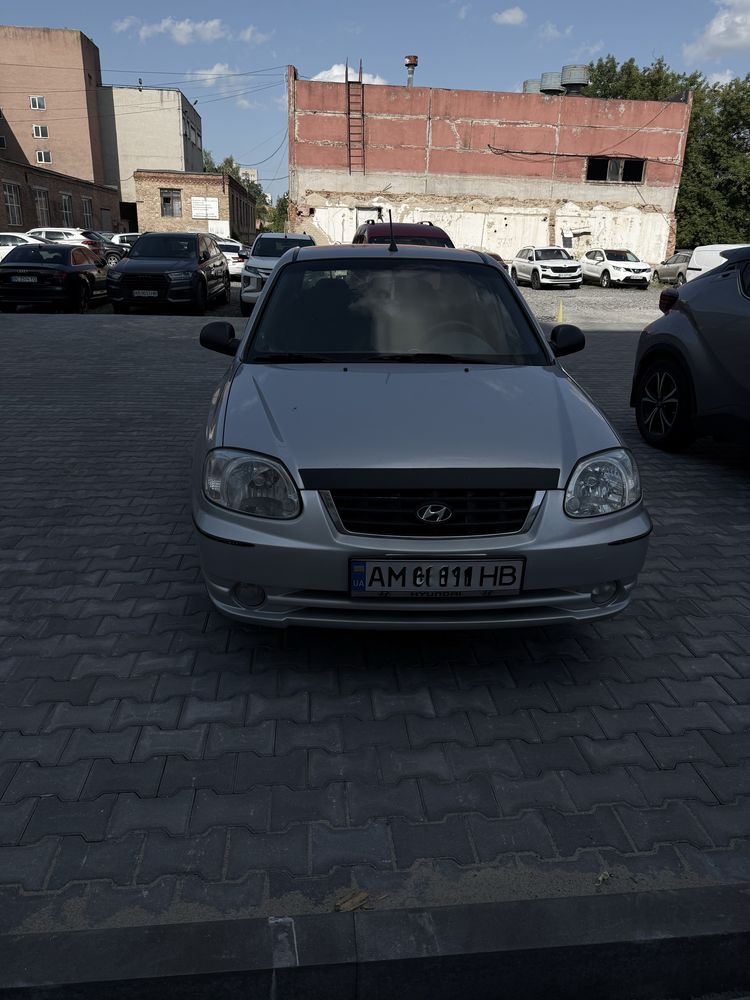 Hyundai accent 2005 року