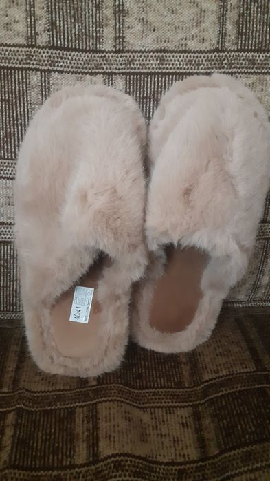 Тепленькі тапулі, капці