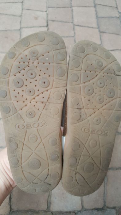 Sandałki GEOX rozm.32 skóra sandały
