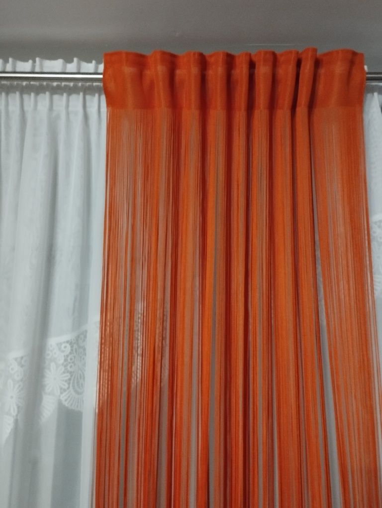 Firana, makaron kolor pomarańczowy 2szt . szer 106 cm wys 4,15 metra.