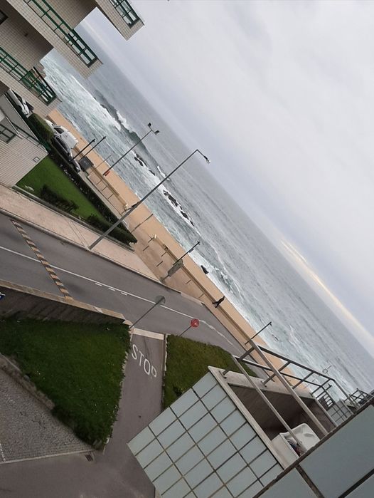 Vendo Apartamento T2  mobilado, com garagem fechada