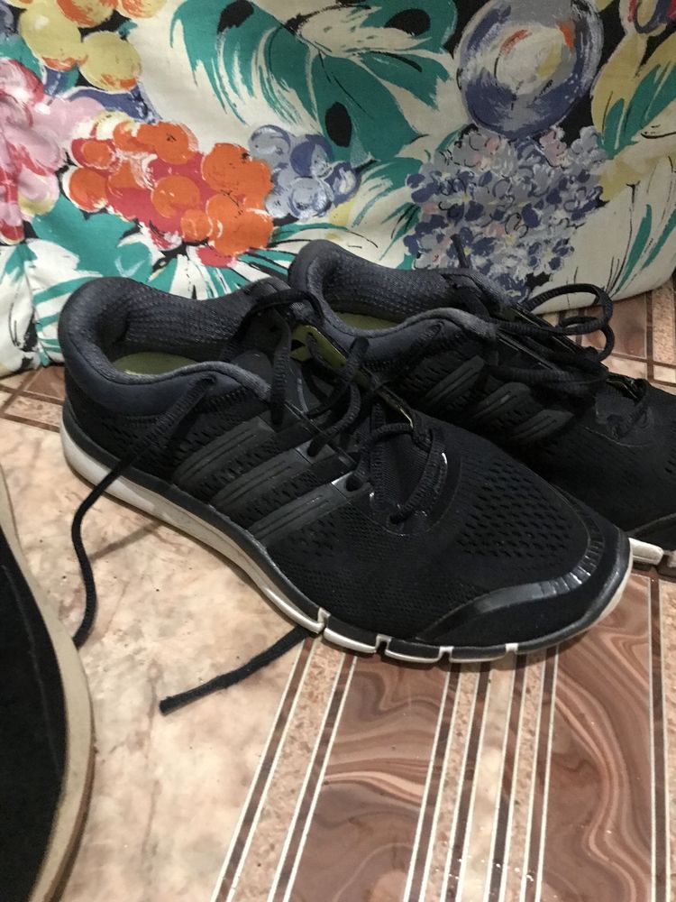 Красовки adidas 40