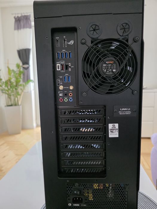 Lian Li PC-V1000  edycja  limitowana.