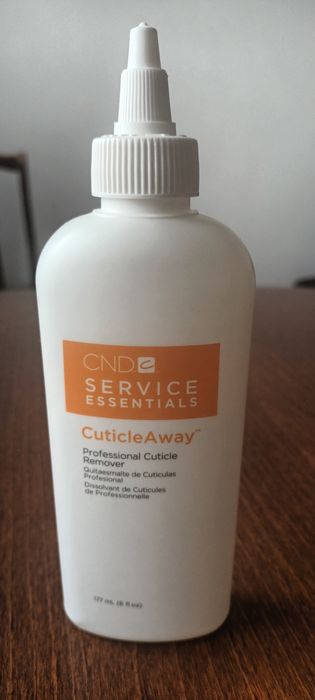 Płyn do usuwania skórek CND Cuticle Away