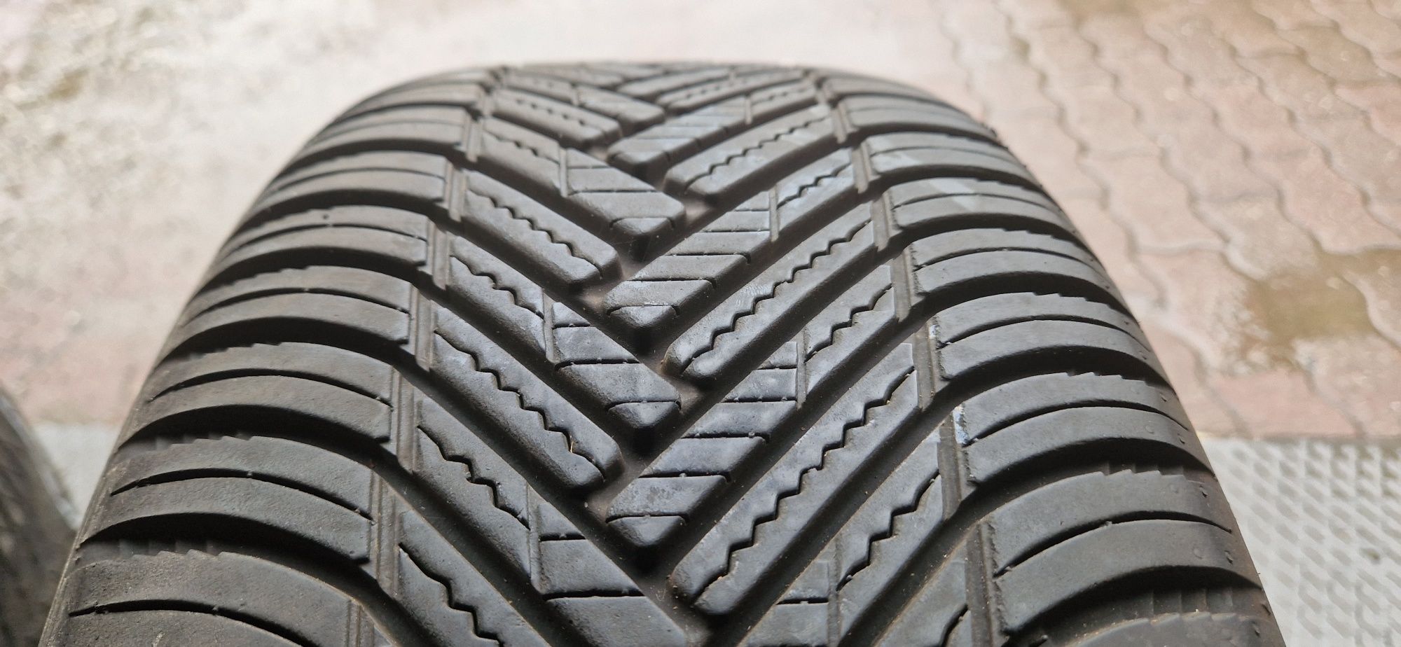 215/50 R17 95W Hankook kinergy 4S 2 7,5mm 2023r