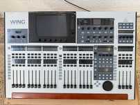 Mesa de Mistura Behringer Wing