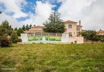 Deslumbrante moradia com 1.359m2 na zona de Belas, Sintra