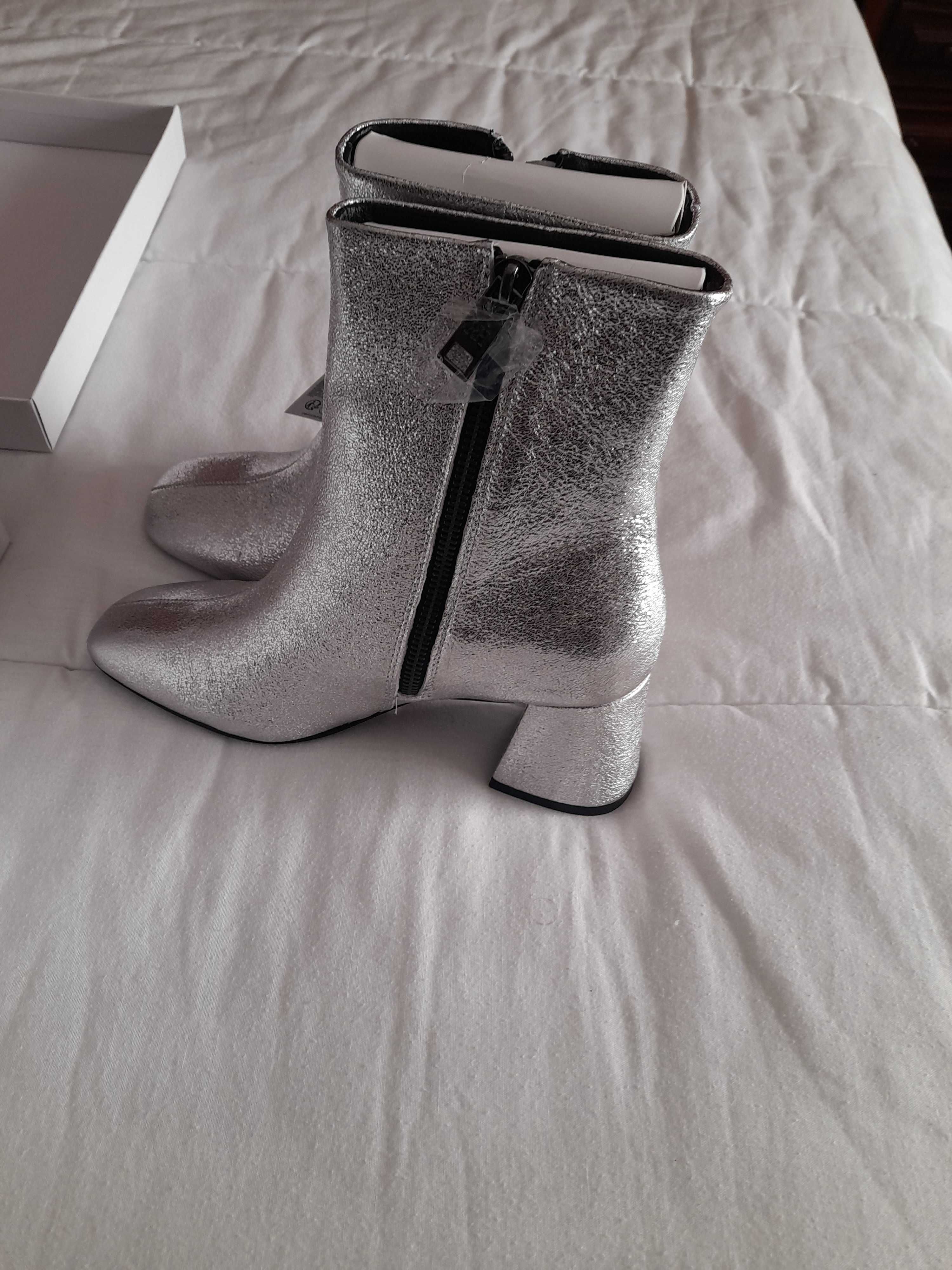 Botas prata em pele Pedro del Hierro