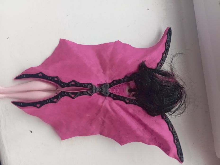 монстер хай дракулаура