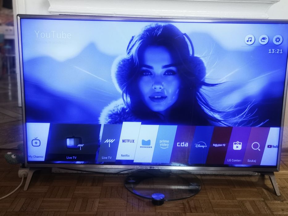 LG 49UJ65 4K Smart TV –wszystko działa,niebieski ekran