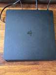 Ps4 slim 1tb +2 pady