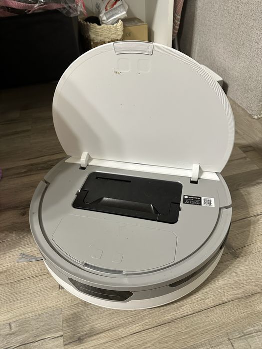 Продам Робот-пилосос Samsung VR30T80313W