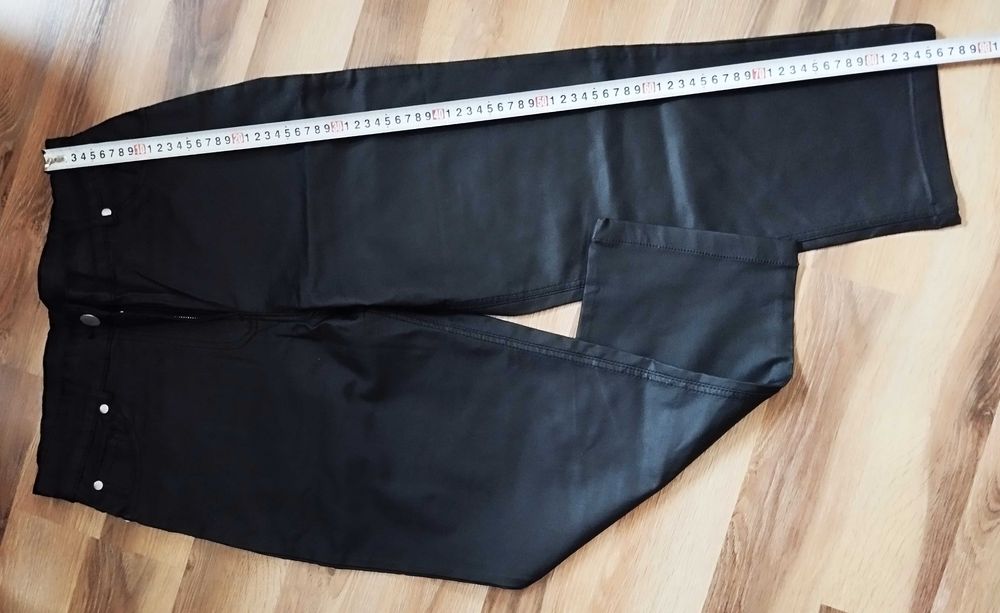 skórzane spodnie push up L wysoki stan straight woskowane jeans elasty
